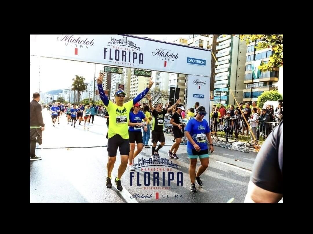 MARATONA INTERNACIONAL DE FLORIAN&Oacute;POLIS 2026

[5k&nbsp; / 21k&nbsp; / 42k&nbsp; / Desafio 21+42k&nbsp; / Kids]

VIAGEM: de 27&nbsp;a 30&nbsp;de Agosto 2026

Sa&iacute;da de Maring&aacute;:

Quinta-feira, dia 27/08 - hor&aacute;rio embarque: 19:00h - partida&nbsp;19:30h;
Local de embarque: Catedral de Maring&aacute; - Av. Tiradentes, frente.
Sa&iacute;da de Florian&oacute;polis: Domingo, dia 30/08, ap&oacute;s almo&ccedil;o* (14:30h).

PACOTE INCLUI:


	Transporte terrestre Maring&aacute; / Florian&oacute;polis / Maring&aacute;;
	&Ocirc;nibus DD Panor&acirc;mico - tipo leito turismo - com Wi-Fi 4G; Geladeira; &Aacute;gua e Refrigerante;&nbsp;Ar Condicionado; Tomadas/carregador;
	Kit conforto&nbsp;e motoristas credenciados;
	Assessoria Kau&ecirc; para a viagem;
	Guia Kau&ecirc; Turismo acompanhando a viagem;
	2&nbsp;noites de hospedagem em Hotel central, categoria 4*;
	2 Caf&eacute;s da manh&atilde;;
	Caf&eacute;s da manh&atilde; antecipados para corredores nos dias do evento (se disponibilizado pelo hotel);
	Transporte e assessoria para retirada do Kit da prova (sexta-feira);
	Reconhecimento do local da largada / corrida;
	1 Transfer de IDA para o local da largada no dia da prova (S&aacute;bado e Domingo);
	1 transfer de VOLTA da chegada para o hotel (S&aacute;bado e Domingo);
	1 Transfer de passeio no S&aacute;bado ap&oacute;s almo&ccedil;o&nbsp;(praia da Joaquina)*;
	Seguro Viagem e Seguro Atividade;
	Brinde de viagem Kau&ecirc; Turismo.
	Opcional Poltrona Leito - consulte disponibilidade.



N&Atilde;O INCLUSO: Outras refei&ccedil;&otilde;es;&nbsp; Despesas pessoais; Inscri&ccedil;&atilde;o na Prova (solicite inclus&atilde;o no Pacote, sem taxa de conveni&ecirc;ncia&nbsp;)

Opcional: jantar de massas na v&eacute;spera&nbsp; (*conforme disponibilidade da Organiza&ccedil;&atilde;o da Maratona ou do Hotel)

*** Temos Inscri&ccedil;&atilde;o para a Prova com pre&ccedil;o de LOTE 1 ou anterior ao site da Maratona (ap&oacute;s Lote 1) e SEM TAXA de conveni&ecirc;ncia - consulte data-limite*

INVESTIMENTO e FORMA DE PAGAMENTO

&nbsp;[Lote Lan&ccedil;amento - promocional]&nbsp;- limite de 20&nbsp;vagas&nbsp; [ESGOTADO!]

12x&nbsp;R$&nbsp; 99,92&nbsp;poltrona Turismo (piso superior) e 12x R$ 124,92&nbsp;para poltrona Leito&nbsp;(piso de baixo)

SEM JUROS no Cart&atilde;o; ou&nbsp;

&Agrave; vista&nbsp;R$ 1.199,00 &agrave; vista na op&ccedil;&atilde;o Leito Turismo ou&nbsp;1.499,00 na

op&ccedil;&atilde;o Poltrona&nbsp;Leito &nbsp;(somente 12&nbsp;lugares) - Valor por pessoa, hospedagem&nbsp;em Duplo ou Triplo (se dispon&iacute;vel);

Chave Pix:&nbsp; 20783792000125 CNPJ&nbsp; - KAUE TURISMO LTDA

&nbsp;

&nbsp;[Lote 1]&nbsp;- 21&ordm; lugar at&eacute; 40 lugares&nbsp; [ESGOTADO!]

12x&nbsp;R$&nbsp; 108,25&nbsp;poltrona Turismo (piso superior) ou 12x R$ 133,25 na op&ccedil;&atilde;o Poltrona Leito, SEM JUROS no Cart&atilde;o de Cr&eacute;dito.

&Agrave; vista R$ 1.299,00 poltrona Turismo ou R$ 1.599,00 na op&ccedil;ao poltrona Leito (consulte disponibilidade) - valor por pessoa, hospedagem em Duplo ou Triplo

(se dispon&iacute;vel no hotel).&nbsp; &nbsp;Chave Pix:&nbsp; 20783792000125 CNPJ&nbsp; - KAUE TURISMO LTDA

&nbsp;

&nbsp;[Lote 2]&nbsp;- De&nbsp;41 lugares&nbsp;at&eacute; 60 lugares

&nbsp;12x de R$&nbsp; 116,59&nbsp;poltrona Turismo (piso superior) SEM JUROS no Cart&atilde;o de Cr&eacute;dito,

ou &agrave; vista R$ 1.399,00 (pix, dep&oacute;sito ou ted);&nbsp;e/ ou&nbsp;12X de&nbsp; R$ 141,59 para poltrona Leito 

&nbsp;(consulte disponibilidade de lugares), SEM JUROS no Cart&atilde;o de Cr&eacute;dito,&nbsp;ou &agrave; vista R$ 1.699,00 (pix/dep&oacute;sito/ted).&nbsp;

&nbsp;

INFORMA&Ccedil;&Otilde;ES ADICIONAIS
WhatsApp (44)99910-5448 e (44)99973-4575

*CONSULTE sobre vagas e sobre acomoda&ccedil;&atilde;o individual